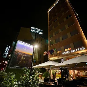 Ariston Hotell