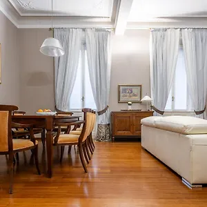  Appartamento Giovio 11 - Eccellente - Spazioso -